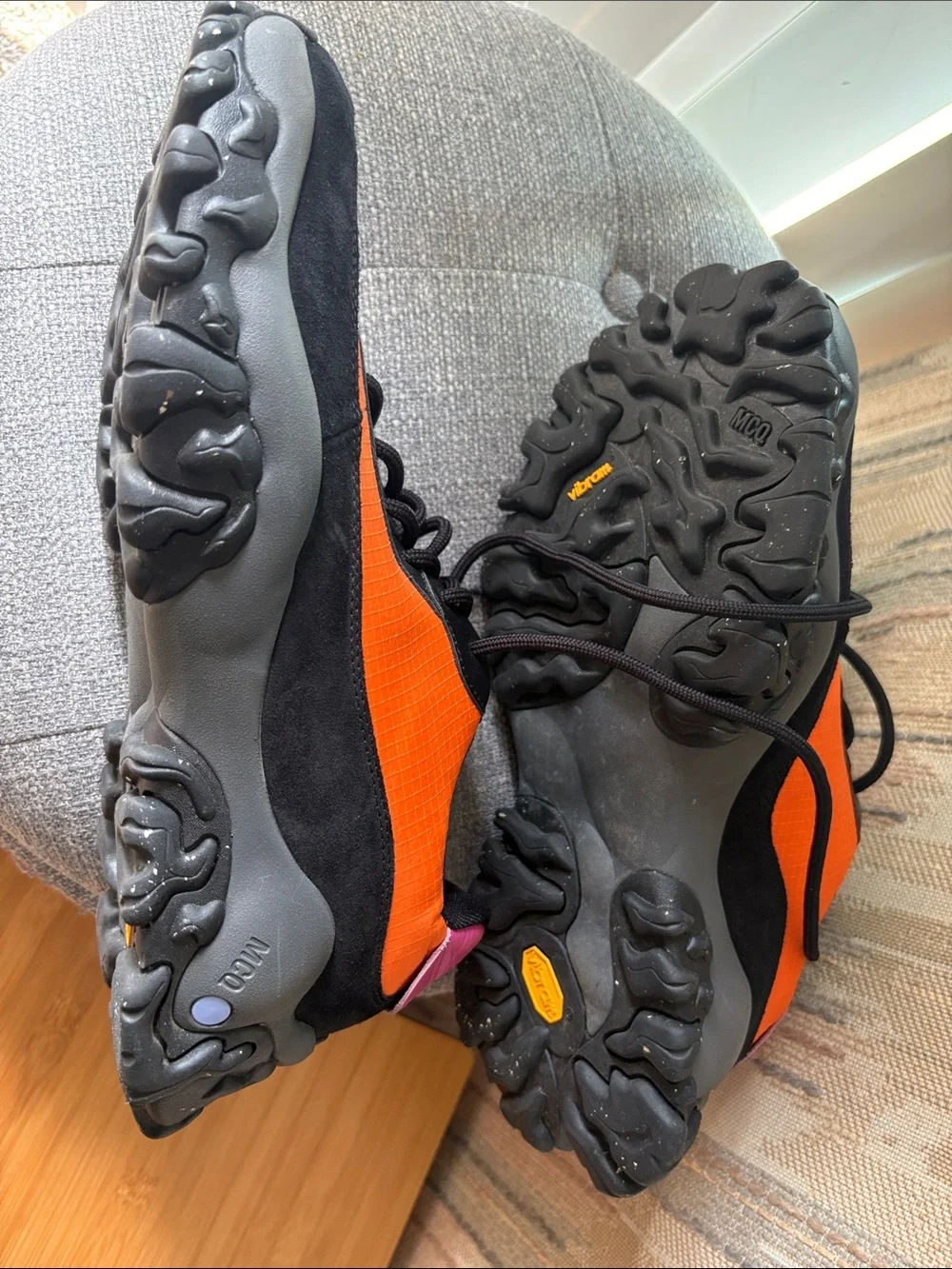 MCQ Alexander McQueen Aratana Chunky Sneakers - Orange/Black/Pink
